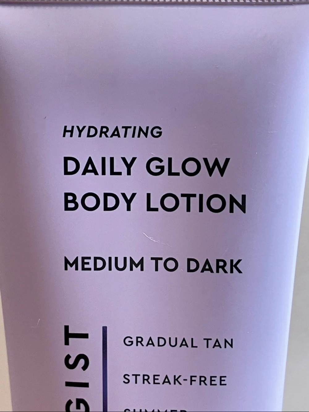 Tanologist Daily Glow - Hydrating Gradual Tanning Lotion - Medium to Dark